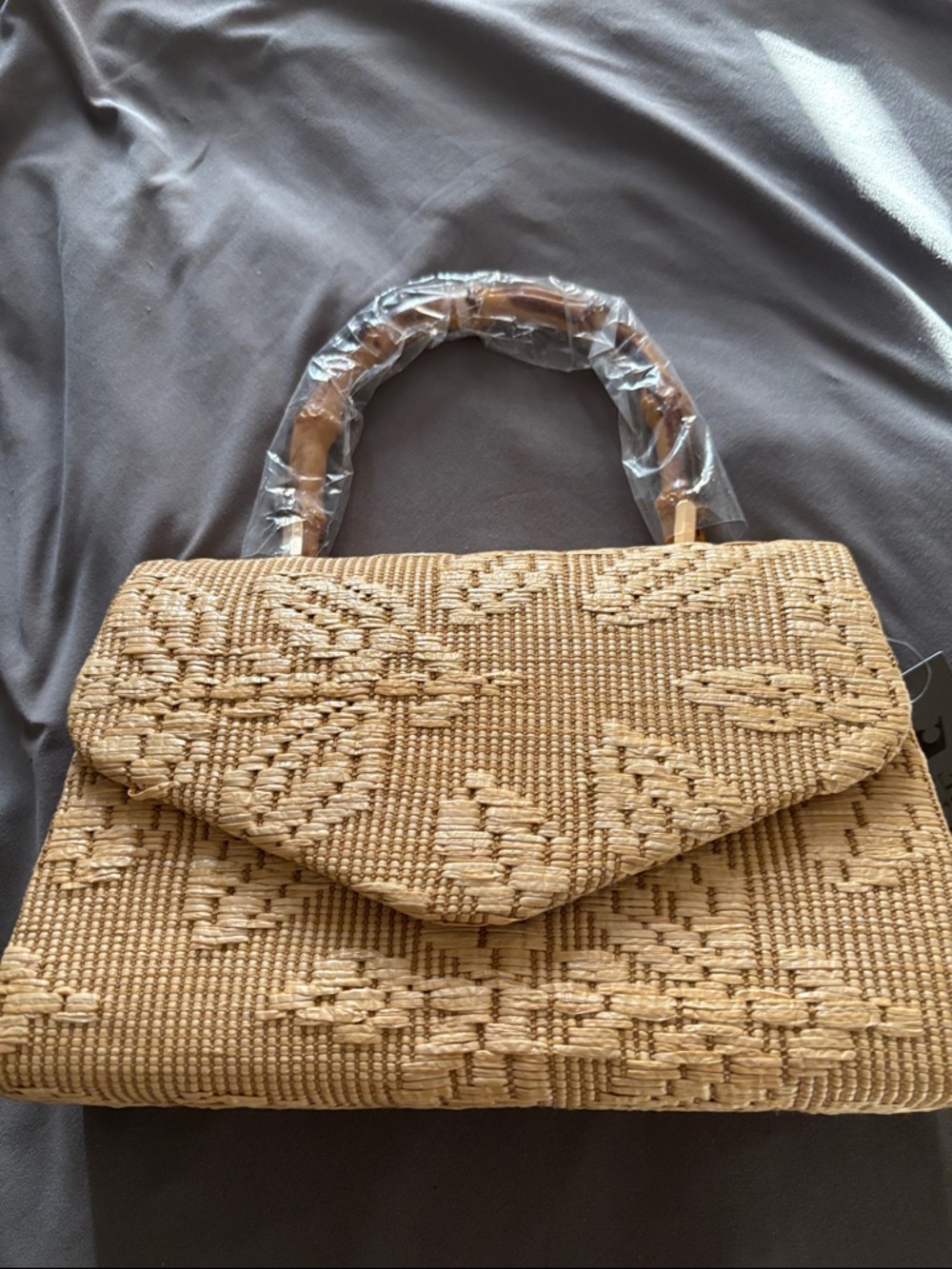 Crown Vintage Tan Woven Floral-Embossed Top-Handle Clutch - Picture 2 of 5